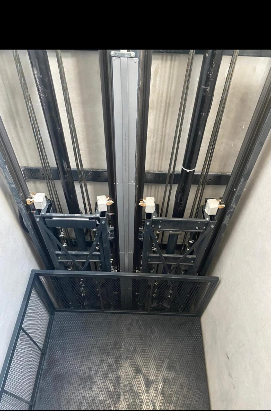 Importación e Instalación de Ascensores
